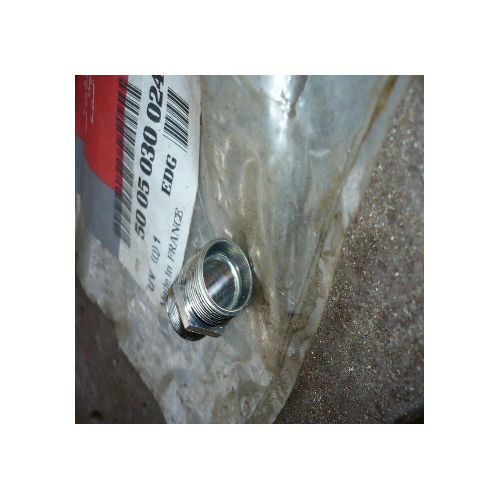 raccord essence et hydraulique  renault truc 50 05 030 024