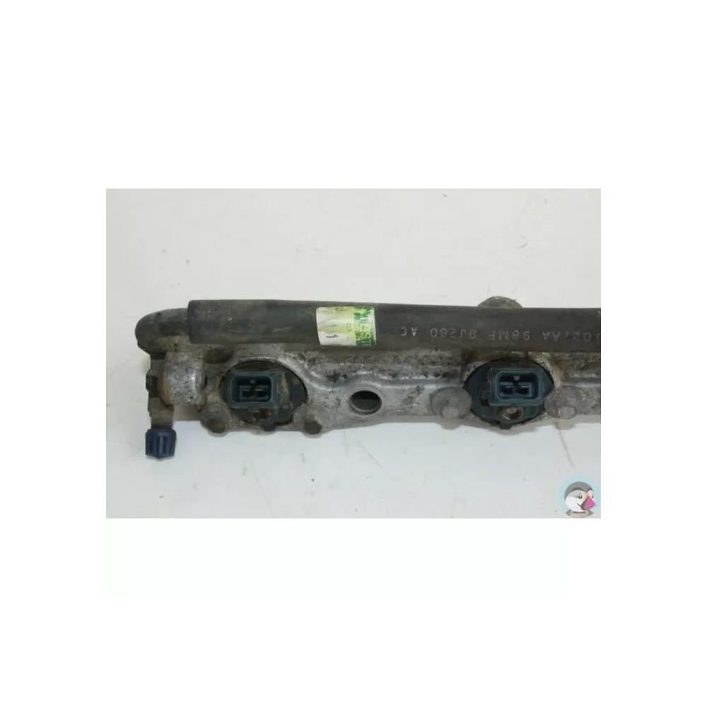Rampe injection essence FORD FIESTA 4 PHASE 2 essence année 2000 n°3