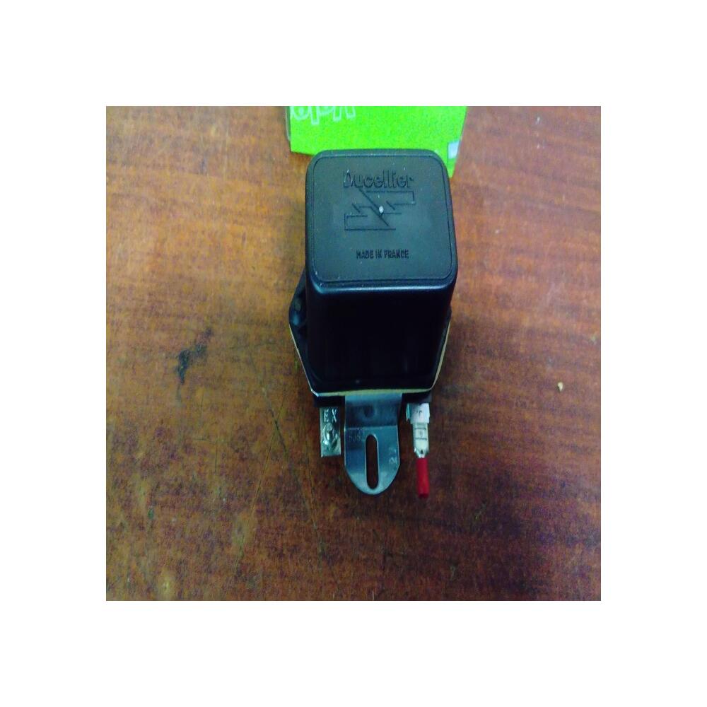 REGULATEUR D'ALTERNATEUR VALEO 008382  CX C25 J5 DUCATO