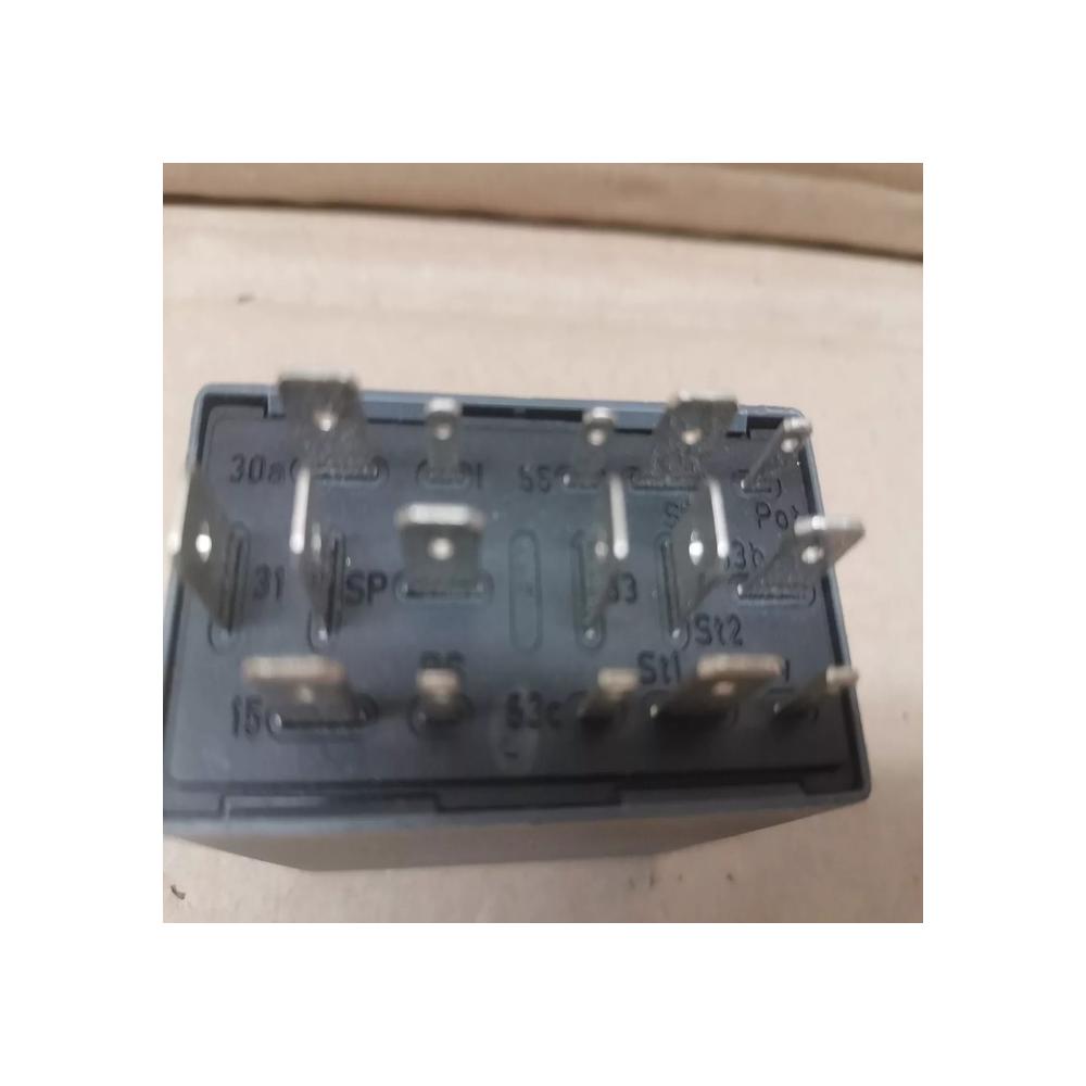 Relais d'essuie-glace pour Golf 4 New Beetle Passat 4 leon  1J0955531 ! NEUF !