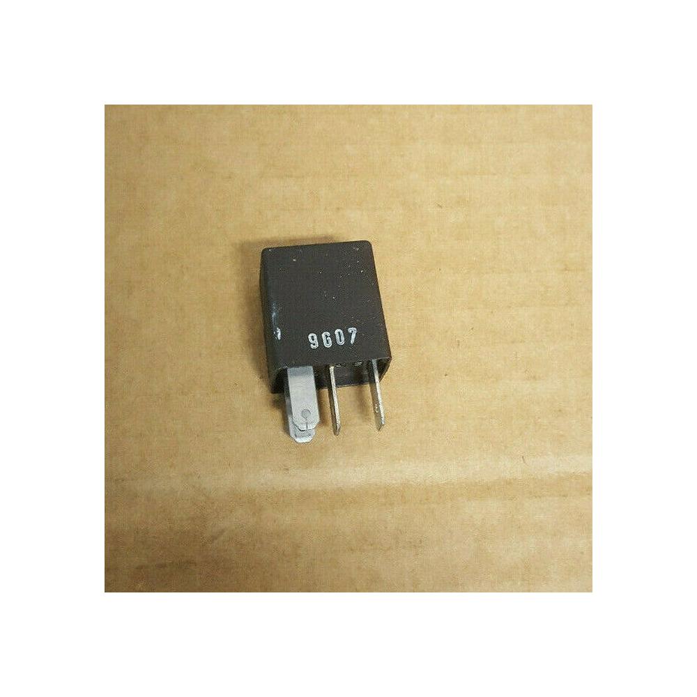 Relais GM ref 90229206 Opel daewoo