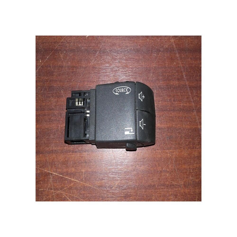 RENAULT LAGUNA 2  ESPACE 4 COMMANDE RADIO AUTORADIO REF 7701049643