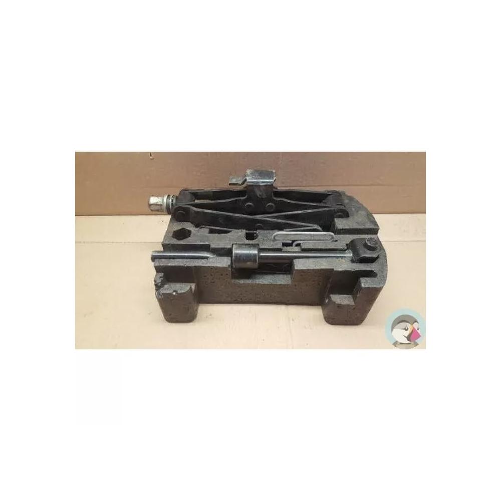 Renault Scénic 1 An 98 kit cric clé à molette 7700884856