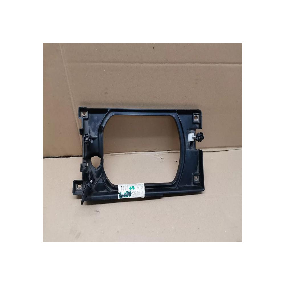 support de phare avant coté droit VOLKSWAGEN POLO 91 ref 867941046