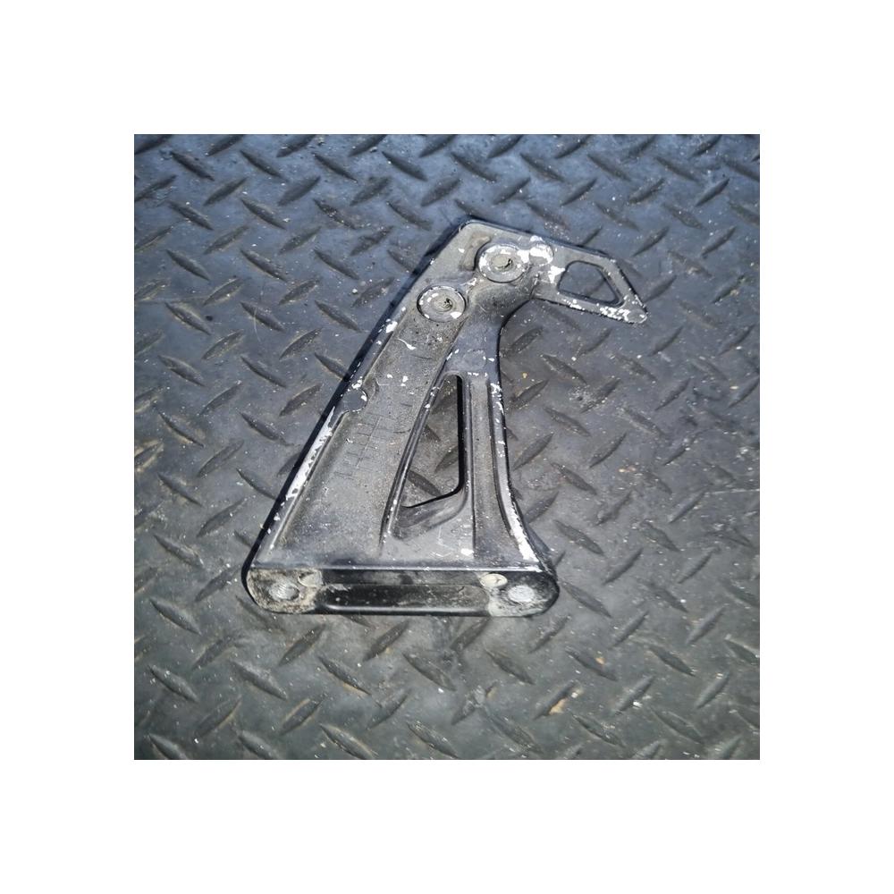 Suzuki SV 650 99/02 - Platine repose Pied Arrière Gauche passager  svs