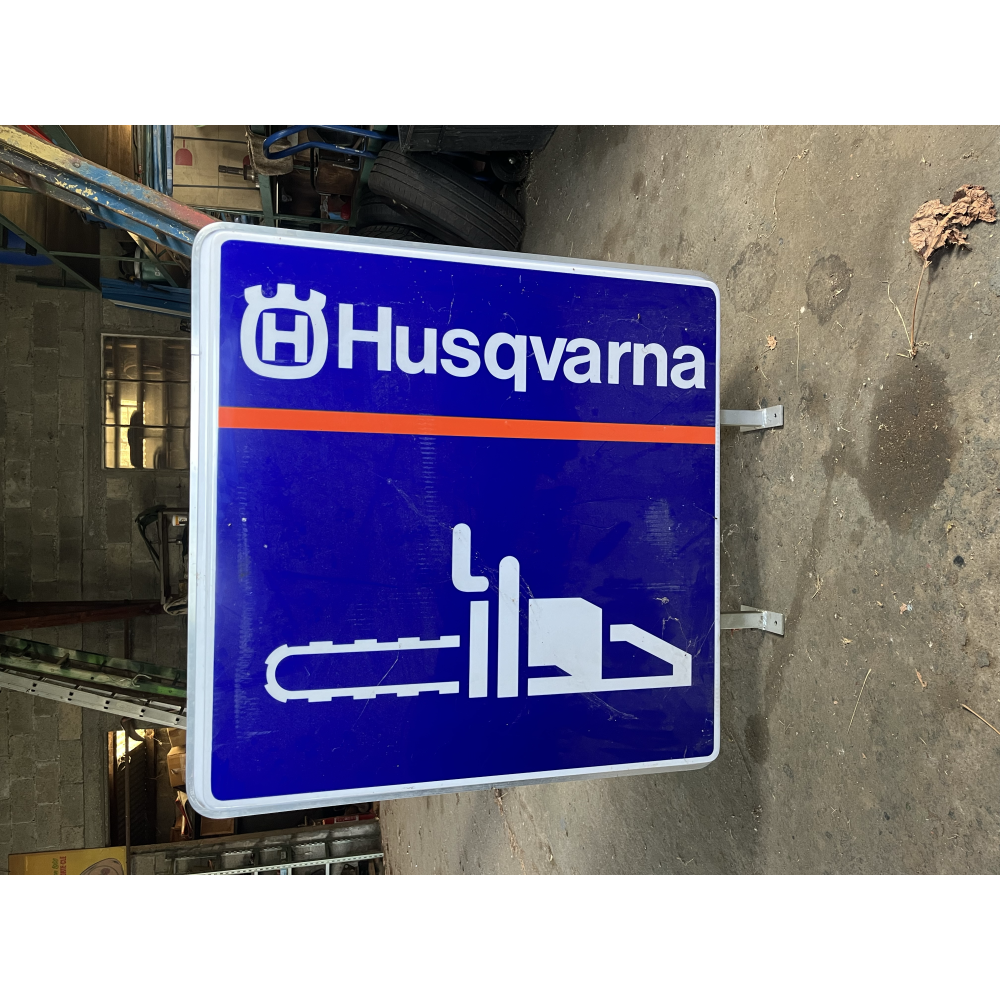 Enseigne Husqvarna 