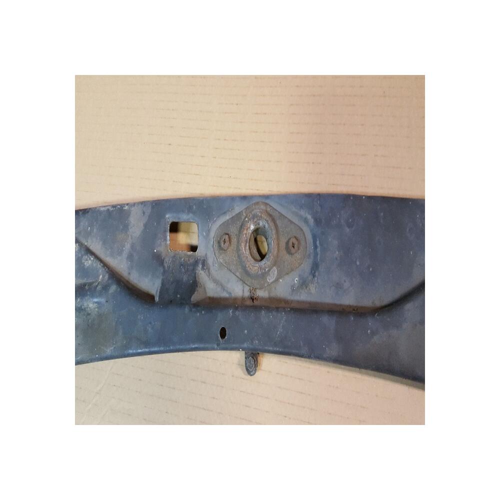 Traverse  avec fermeture capot PEUGEOT 205  049212994  7106 87 710658
