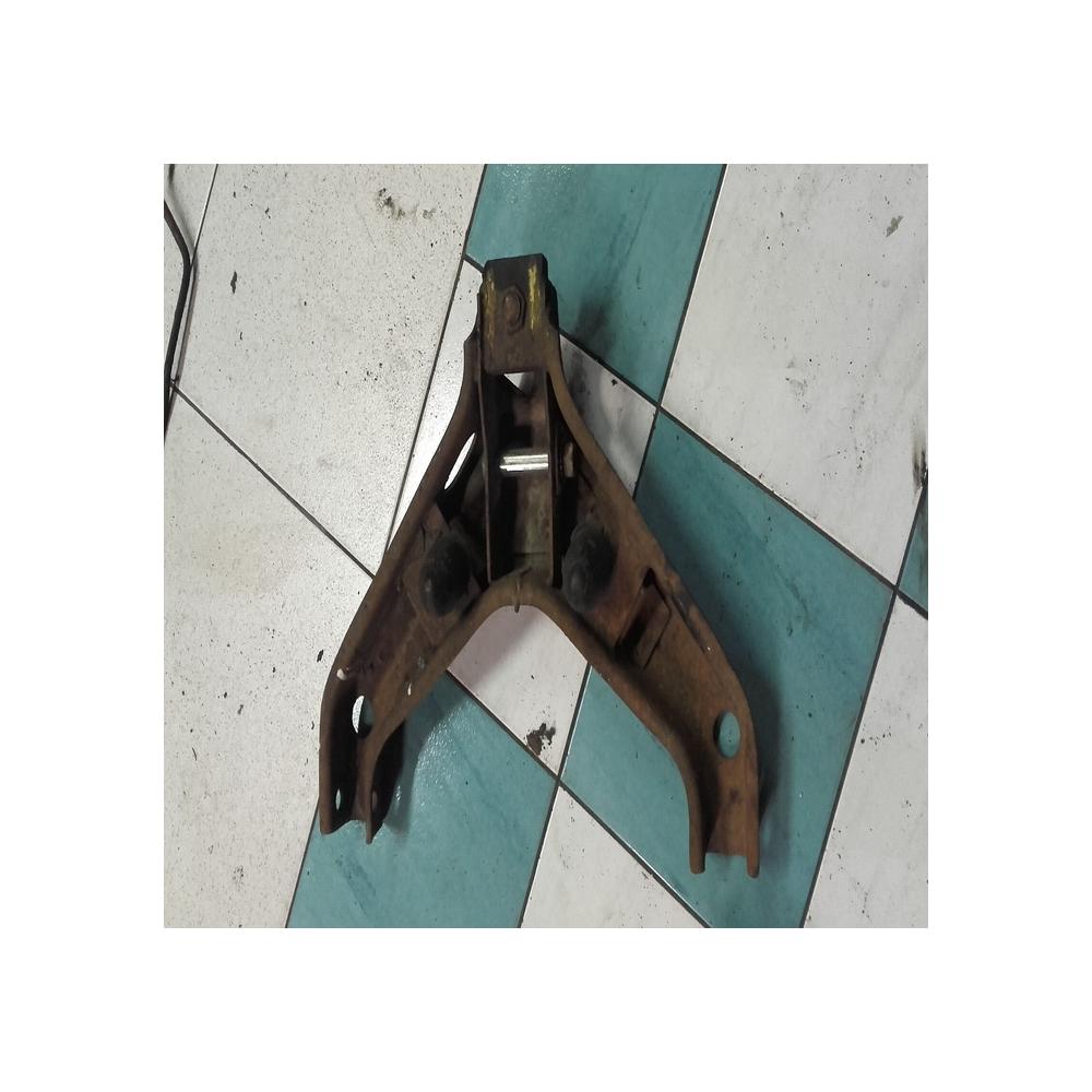 TRIANGLE SUPERIEUR PEUGEOT J9