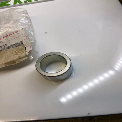 1 bague axe roue arriere droit  L=16.4 kawasaki 92152-0559 z zr 750 900