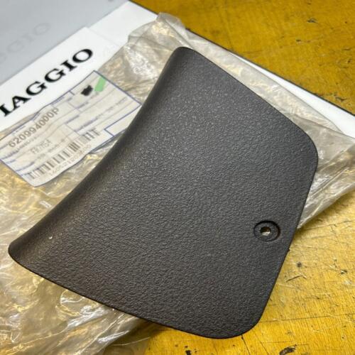 1 couvercle inspection liquide refroidissement piaggio 620994000p x evo x8