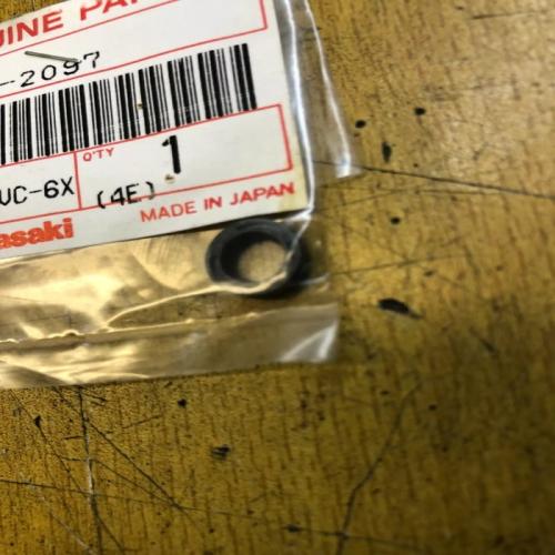 1 joint spi VC-6X10X2.5 kaf540 c1  kawasaki 92049-2097 kaf 300 400 540 620 mule