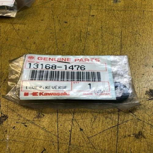 1 levier marche arrière klf400b1 kawasaki 13168-1476 klf 400 bayou 1993 1999