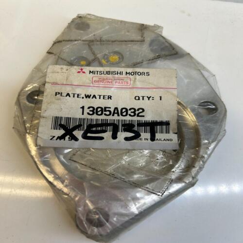 1 plaque bride pompe a eau 1305A032 Mitsubishi Pajero Montero L200