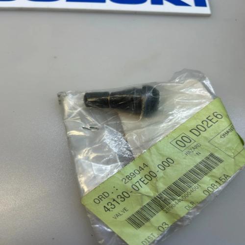 1 valve jante suzuki 43130-07E00 43130-35E00 gs-f gs-e 500 ay 50 katana