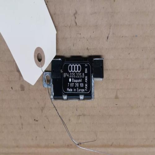 AMPLIFICATEUR D ANTENNE AUDI A3 8P4035225B