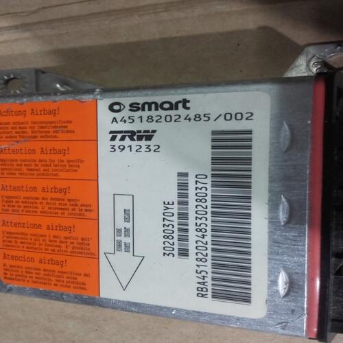 Appareil de commande calculateur Airbag smart FORTWO 451 a4518202485