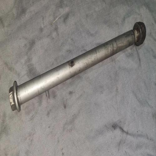 axe de roue arriere HONDA DEAUVILLE 650 rc47 1998 2004
