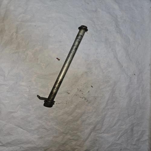 AXE ROUE ARRIERE + ENTRETOISE HONDA CBF 600 S CBF600S ABS PC38 2007