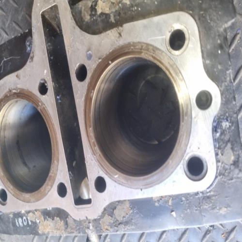 Bloc clindre pour Suzuki GSE 500  GM51A 1991