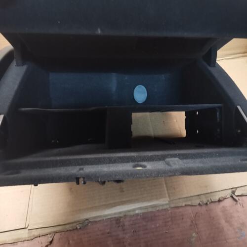 BOITE A GANTS AUDI A6 C7 REF 4G1857035