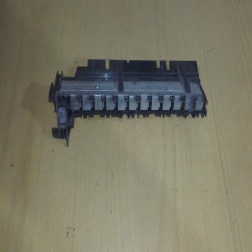 BOITIER BOITE A  fusible RENAULT MASTER  LAGUNA 7703497426