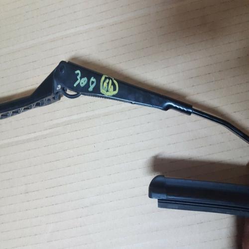 Bras essuie glace avant droit PEUGEOT 308   9680477280