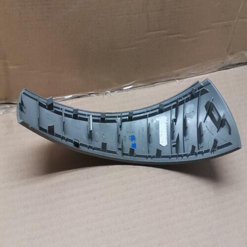 CACHE poignee porte interieur coté droit BMW SERIE 1 E87 ref 7147108