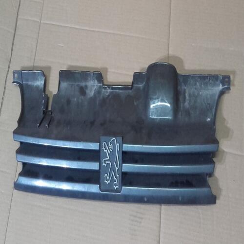 Calandre PEUGEOT 405 PHASE 2 9256032480A