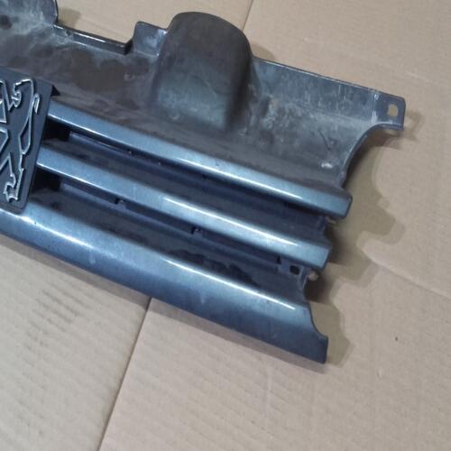 Calandre PEUGEOT 405 PHASE 2 9256032480A