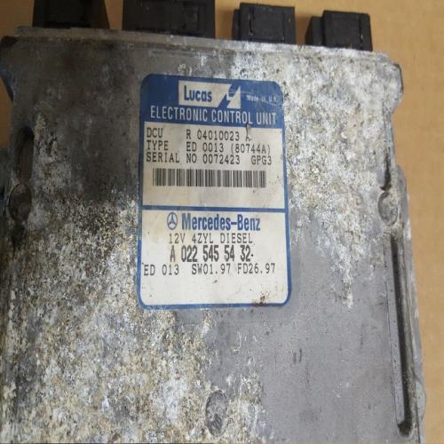 Calculateur Ecu Mercedes w202 c220 diesel  Lucas ref A0225455432 R04010023A