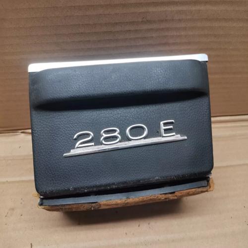 cendrier Mercedes W114 W115 280 e ref 1146830025