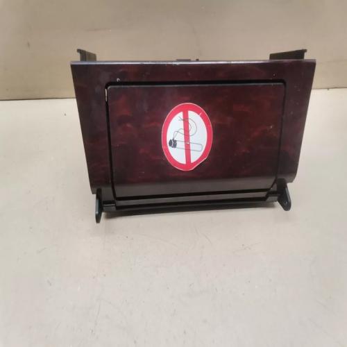 CENDRIER POUR MERCEDES W202