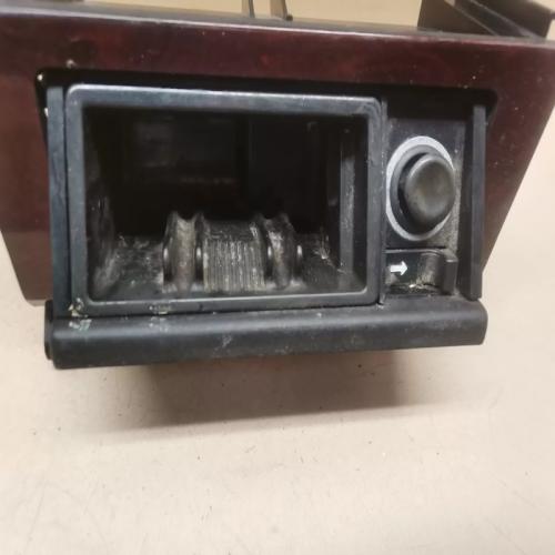 CENDRIER POUR MERCEDES W202