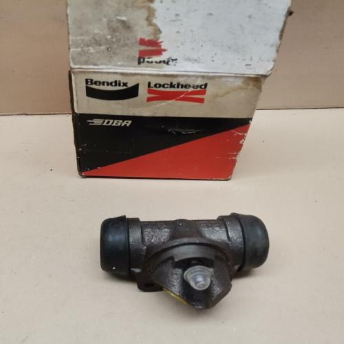Cylindre de roue ARRIERE GAUCHE RENAULT 20 30 R20 R25 R30