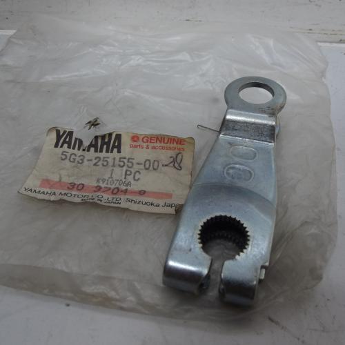 Levier de tambour arrière scooter YAMAHA CV 80 RIVA 1987 ref 5G32515500