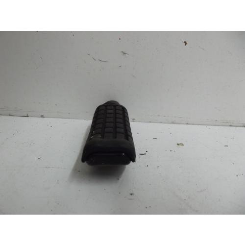 repose pieds passager droit HONDA 125 CBR 2004-2010