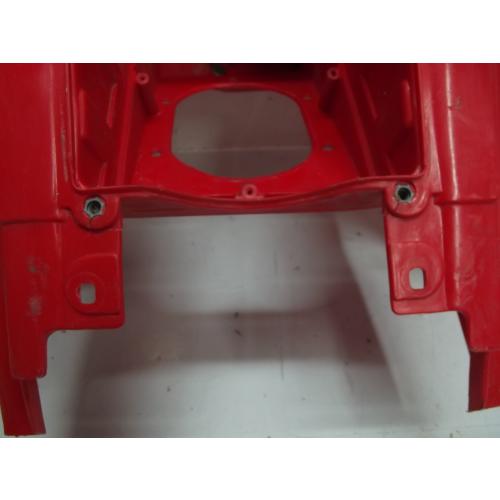 Coque arrière garde boue rouge quad BAROSSA BLAST 170 250 2004...