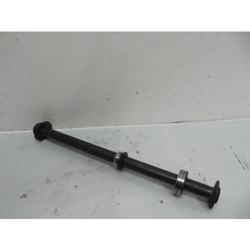 Axe de roue arrière YAMAHA 600 FAZER 1998-2003  