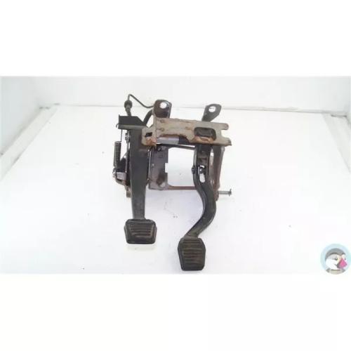 FORD FIESTA 4 1.8D année 1998﻿ ﻿﻿ n°17 Pédalier 96FB-2455-D8