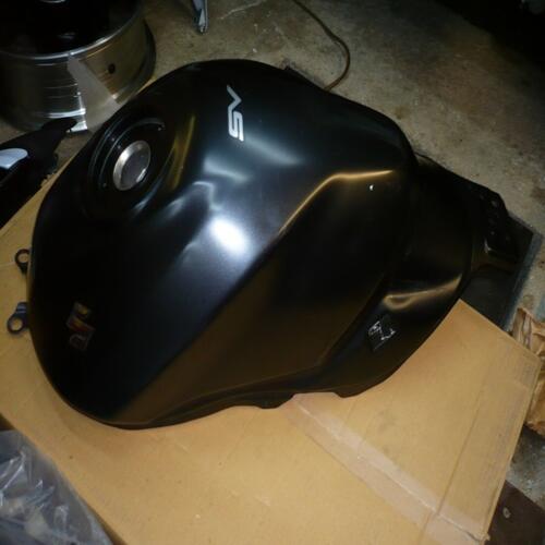 fuel tank réservoir suzuki sv 650 A L7 2017  44100-18K10-ykv