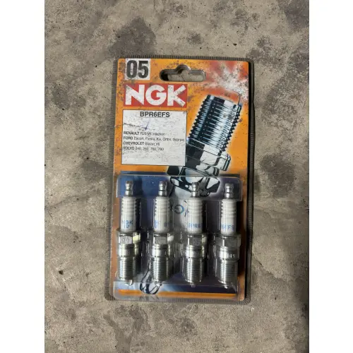 4 Bougies NGK - RENAULT FORD CHEVROLET VOLVO - BPR6EFS