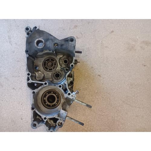 carter moteur gauche Suzuki 125 ts