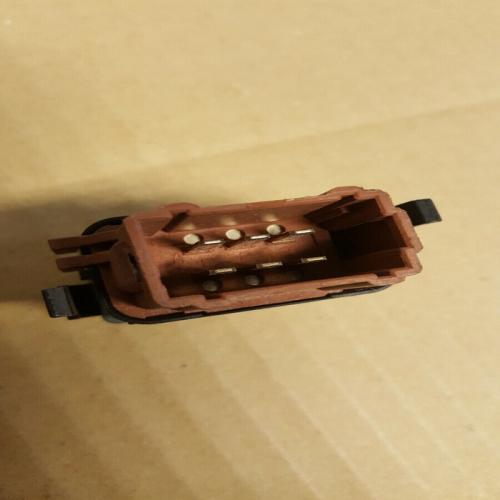 interrupteur bouton dégivrage lunette arriere Renault clio 2 ref 060037A