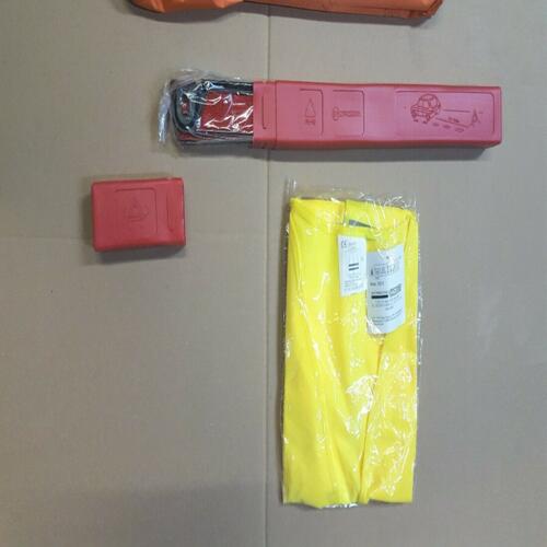 KIT SECURITE PRESIGNALISATION TRIANGLE GILET AUX NORMES EN471 DANS HOUSSE