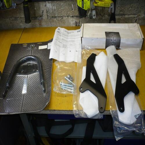 kit support dosseret Sissy Bar XVS 950 origine Yamaha 1TP-F84A0-V0 1tp-f16c0-t0