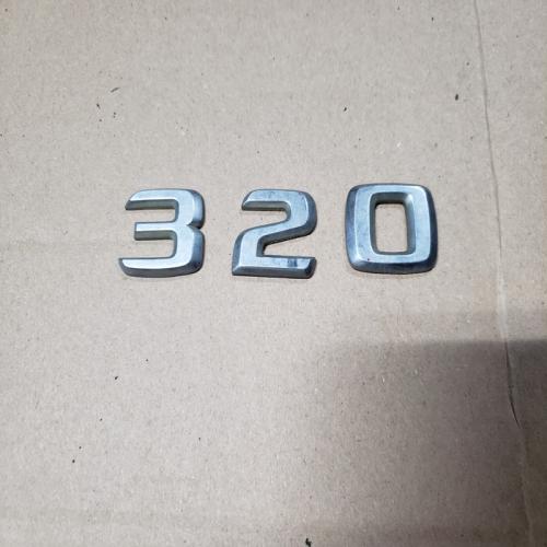 logo embleme 320 pour mercedes e320 w124