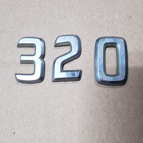 logo embleme 320 pour mercedes e320 w124