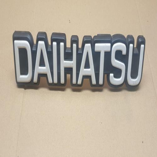 LOGO EMBLEME DAIHATSU DIMENSIONS 29 X 5 CM