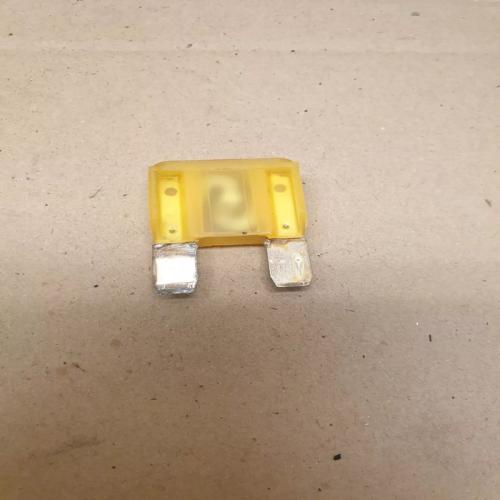 LOT DE 2  Maxi fusible 20A 32V jaune voiture automobile 2.9X3.5 CM