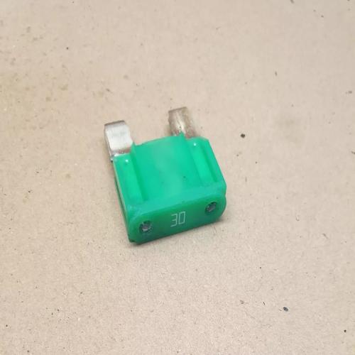 Maxi fusible 30A 32V jaune voiture automobile 2.9X3.5 CM